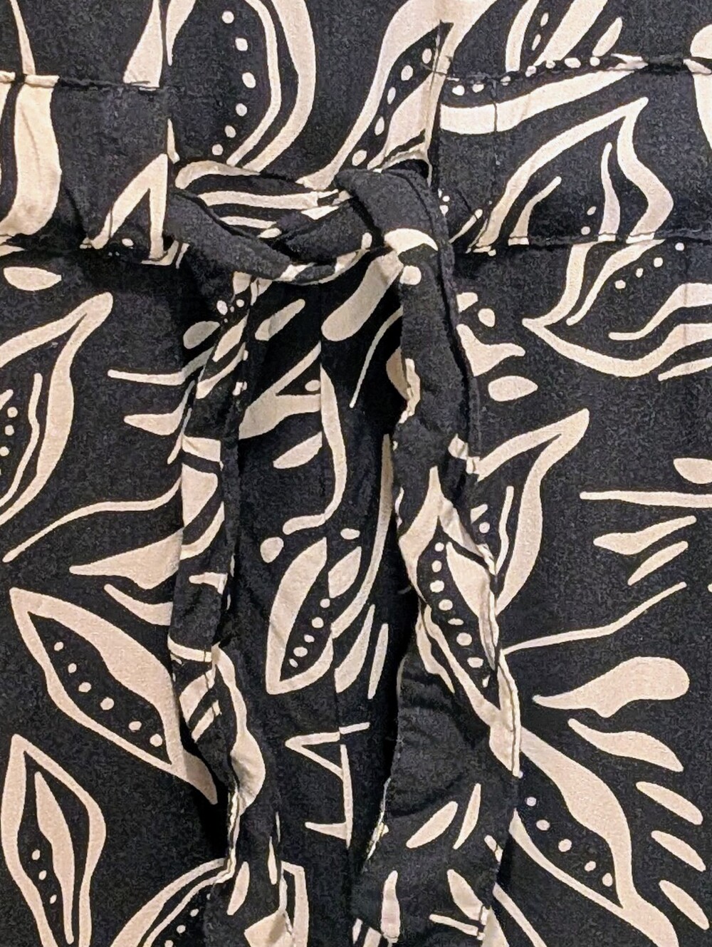 EUC Ever Me 16 Black and Tan Viscose Blend Leaf Print Drawstring Waist Jumpsuit - Picture 5 of 8